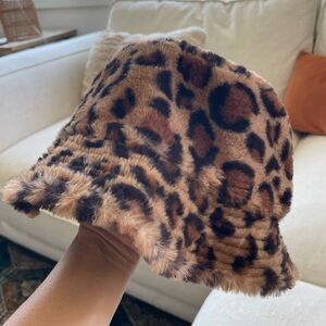 Reversible Furry cheetah print bucket hat